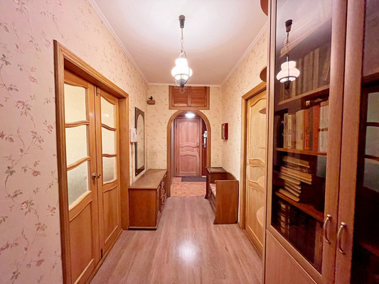 Продам трехкомнатную (3-комн.) квартиру, Шереметьевская ул, 35, Москва г