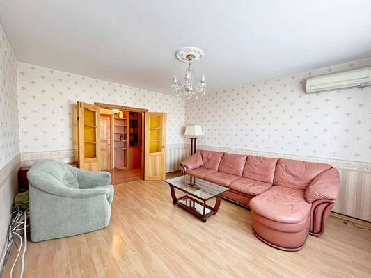 Продам трехкомнатную (3-комн.) квартиру, Шереметьевская ул, 35, Москва г
