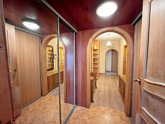 Продам трехкомнатную (3-комн.) квартиру, Шереметьевская ул, 35, Москва г