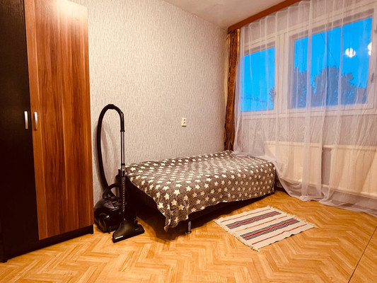 Продам комнату в 3-комн. квартире, Сиреневый б-р, 8, Санкт-Петербург г
