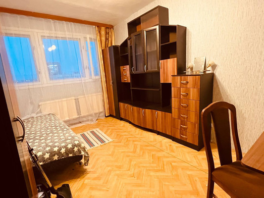 Продам комнату в 3-комн. квартире, Сиреневый б-р, 8, Санкт-Петербург г