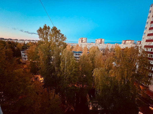 Продам комнату в 3-комн. квартире, Сиреневый б-р, 8, Санкт-Петербург г