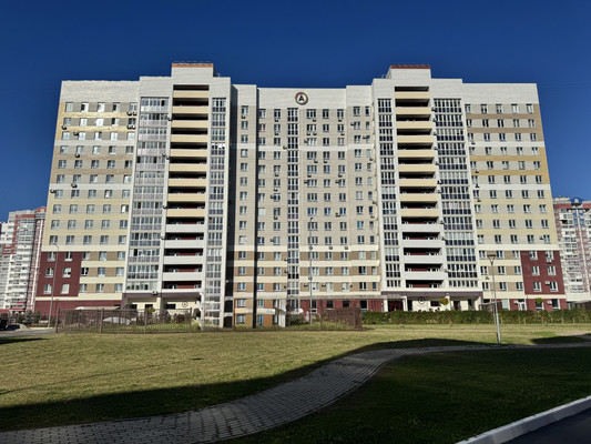 Продам трехкомнатную (3-комн.) квартиру, им А.Ф.Войстроченко ул, 3, Брянск г
