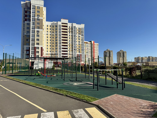 Продам трехкомнатную (3-комн.) квартиру, им А.Ф.Войстроченко ул, 3, Брянск г