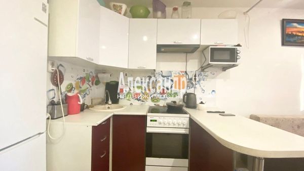 Продам однокомнатную (1-комн.) квартиру, Воронцовский б-р, 17, Мурино п