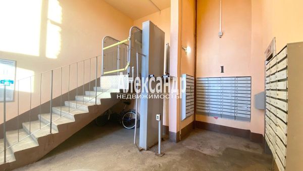 Продам однокомнатную (1-комн.) квартиру, Воронцовский б-р, 17, Мурино п