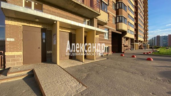 Продам однокомнатную (1-комн.) квартиру, Воронцовский б-р, 17, Мурино п