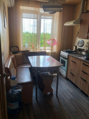 Продам двухкомнатную (2-комн.) квартиру, Новороссийская ул, 94, Армавир г