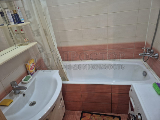 Продам двухкомнатную (2-комн.) квартиру, Лазурная ул, 16, Коммунарка п