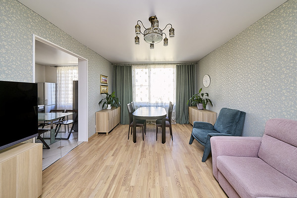 Продам трехкомнатную (3-комн.) квартиру, Красуцкого ул, 3Ак2, Санкт-Петербург г
