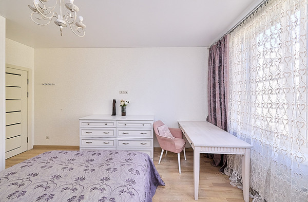 Продам трехкомнатную (3-комн.) квартиру, Красуцкого ул, 3Ак2, Санкт-Петербург г