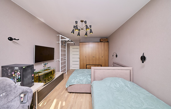 Продам трехкомнатную (3-комн.) квартиру, Красуцкого ул, 3Ак2, Санкт-Петербург г