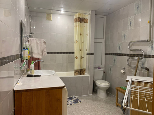 Продам трехкомнатную (3-комн.) квартиру, Гоголя ул, 100, Армавир г