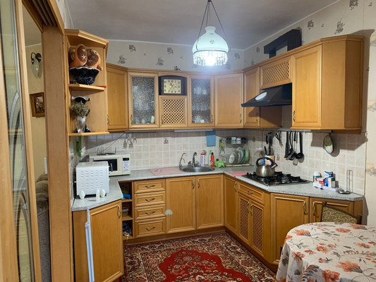 Продам трехкомнатную (3-комн.) квартиру, Гоголя ул, 100, Армавир г
