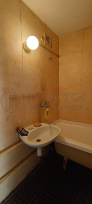 Продам трехкомнатную (3-комн.) квартиру, Инициативная ул, 7к2, Москва г