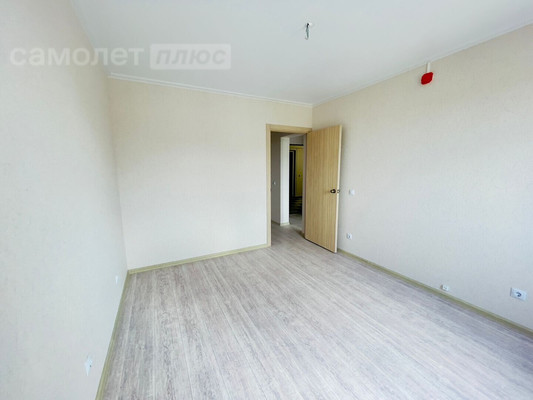 Продам двухкомнатную (2-комн.) квартиру, Зеленоградская ул, 34к3, Краснодар г