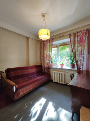 Продам трехкомнатную (3-комн.) квартиру, Ленина ул, 38, Санкт-Петербург г