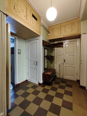 Продам трехкомнатную (3-комн.) квартиру, Ленина ул, 38, Санкт-Петербург г