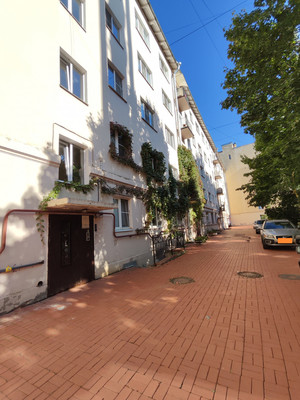 Продам трехкомнатную (3-комн.) квартиру, Ленина ул, 38, Санкт-Петербург г