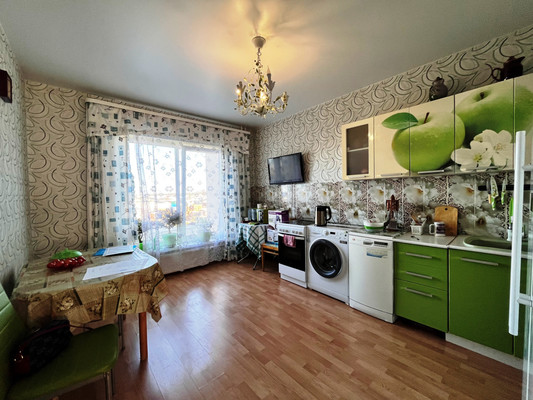 Продам трехкомнатную (3-комн.) квартиру, Московское ш, 284, Шушары п