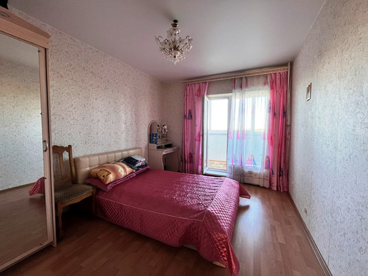 Продам трехкомнатную (3-комн.) квартиру, Московское ш, 284, Шушары п