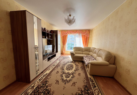 Продам трехкомнатную (3-комн.) квартиру, Московское ш, 284, Шушары п