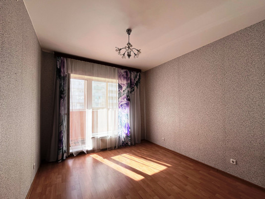 Продам трехкомнатную (3-комн.) квартиру, Московское ш, 284, Шушары п