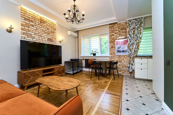 Продам трехкомнатную (3-комн.) квартиру, Одесская ул, 21, Краснодар г