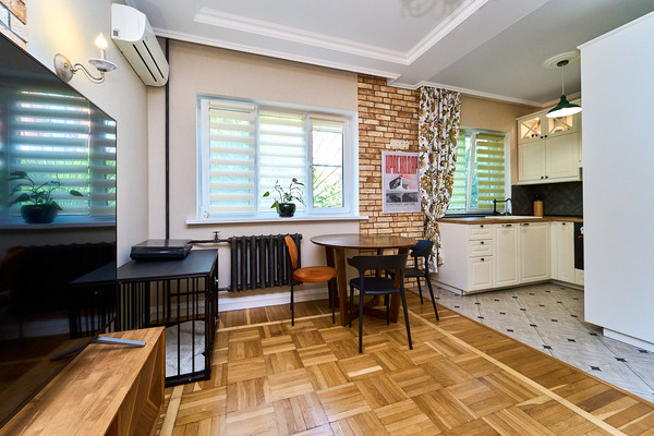 Продам трехкомнатную (3-комн.) квартиру, Одесская ул, 21, Краснодар г