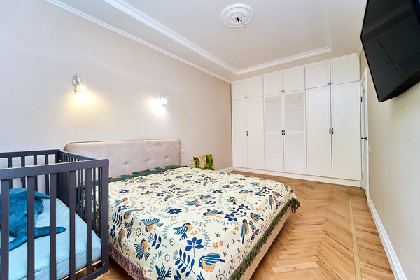 Продам трехкомнатную (3-комн.) квартиру, Одесская ул, 21, Краснодар г