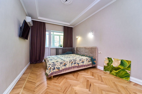 Продам трехкомнатную (3-комн.) квартиру, Одесская ул, 21, Краснодар г