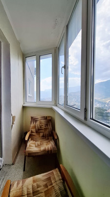 Продам двухкомнатную (2-комн.) квартиру, Стахановская ул, 32, Массандра пгт