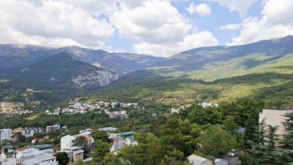 Продам двухкомнатную (2-комн.) квартиру, Стахановская ул, 32, Массандра пгт