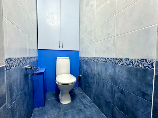 Продам двухкомнатную (2-комн.) квартиру, Ахшарумова ул, 3к1, Астрахань г