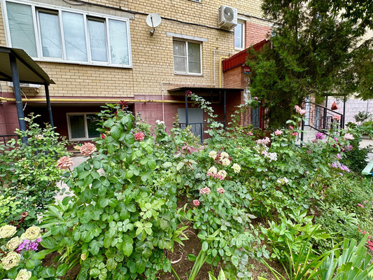 Продам двухкомнатную (2-комн.) квартиру, Ахшарумова ул, 3к1, Астрахань г