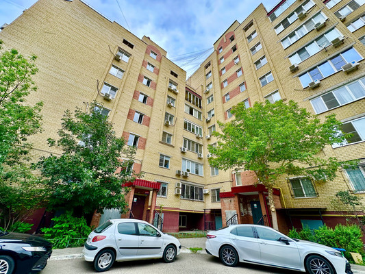 Продам двухкомнатную (2-комн.) квартиру, Ахшарумова ул, 3к1, Астрахань г
