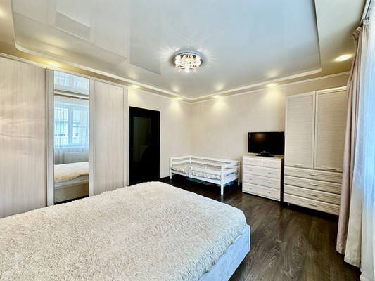 Продам двухкомнатную (2-комн.) квартиру, Ахшарумова ул, 3к1, Астрахань г