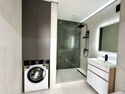 Продам трехкомнатную (3-комн.) квартиру, Космонавтов ул, 14, Астрахань г
