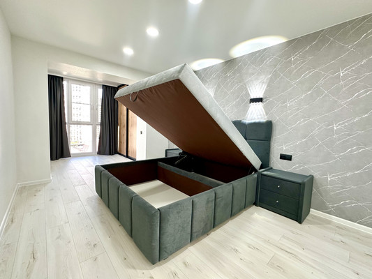 Продам трехкомнатную (3-комн.) квартиру, Космонавтов ул, 14, Астрахань г