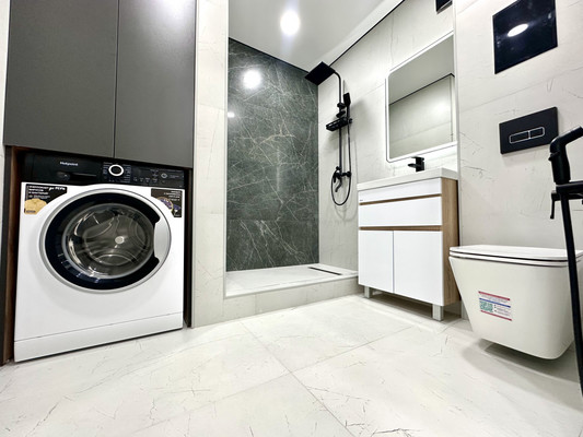 Продам трехкомнатную (3-комн.) квартиру, Космонавтов ул, 14, Астрахань г