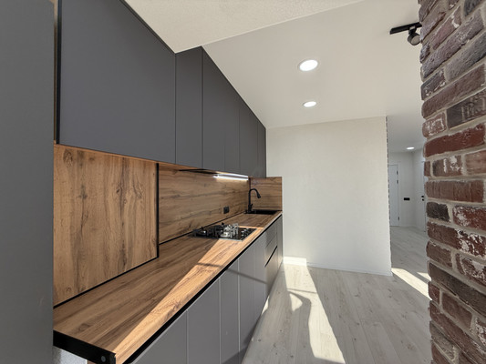 Продам трехкомнатную (3-комн.) квартиру, Космонавтов ул, 14, Астрахань г