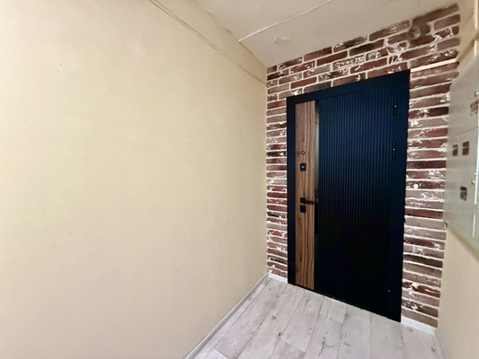 Продам трехкомнатную (3-комн.) квартиру, Космонавтов ул, 14, Астрахань г