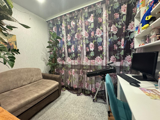 Продам двухкомнатную (2-комн.) квартиру, Бумажников пр-кт, 20, Астрахань г