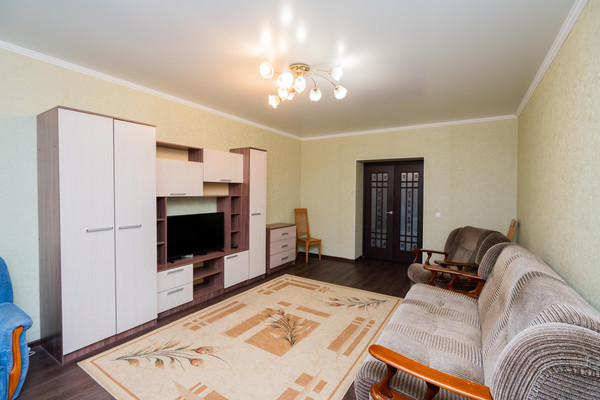 Продам двухкомнатную (2-комн.) квартиру, Революции пр-кт, 9А, Воронеж г