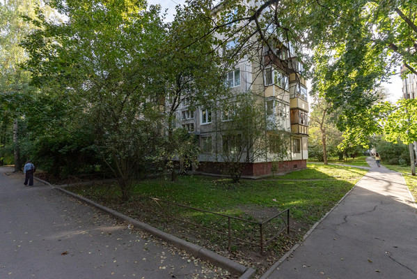 Продам двухкомнатную (2-комн.) квартиру, Бассейная ул, 67А, Санкт-Петербург г
