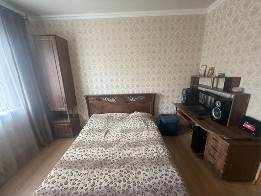 Продам двухкомнатную (2-комн.) квартиру, Геленджикская ул, 37, Геленджик г