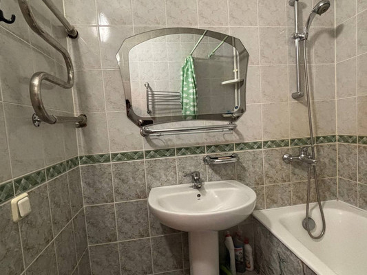 Продам двухкомнатную (2-комн.) квартиру, Космонавта Беляева ул, 54а, Пермь г