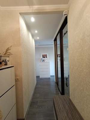 Продам трехкомнатную (3-комн.) квартиру, Базарная ул, 10, Чебоксары г