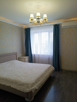 Продам трехкомнатную (3-комн.) квартиру, Базарная ул, 10, Чебоксары г