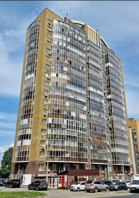Продам трехкомнатную (3-комн.) квартиру, Базарная ул, 10, Чебоксары г